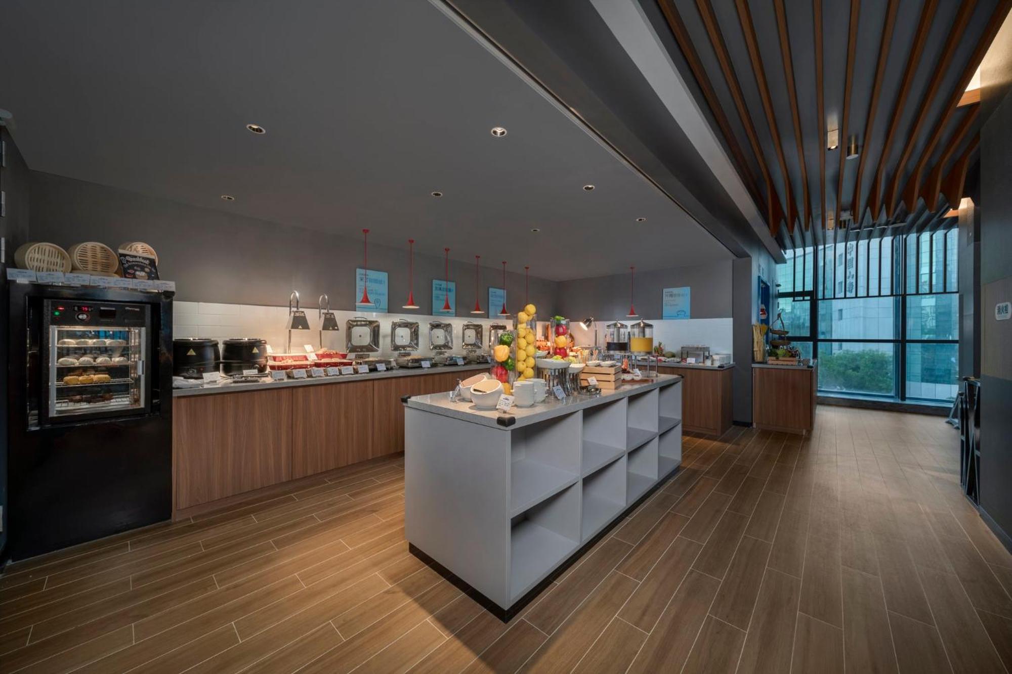 Holiday Inn Express Zhuhai Gongbei By Ihg Exteriér fotografie